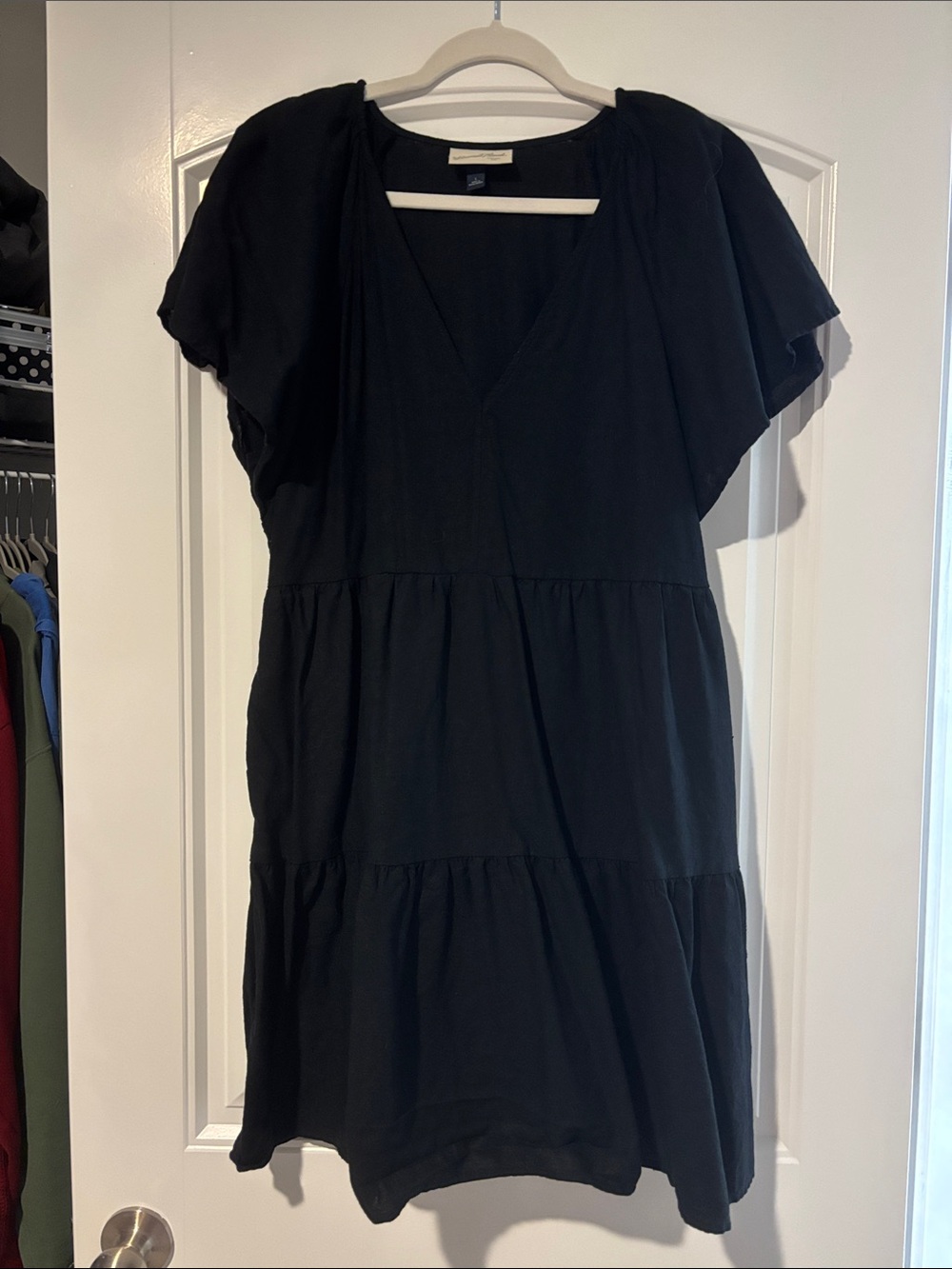 Black V-Neck Tiered Short Sleeve Linen Dress